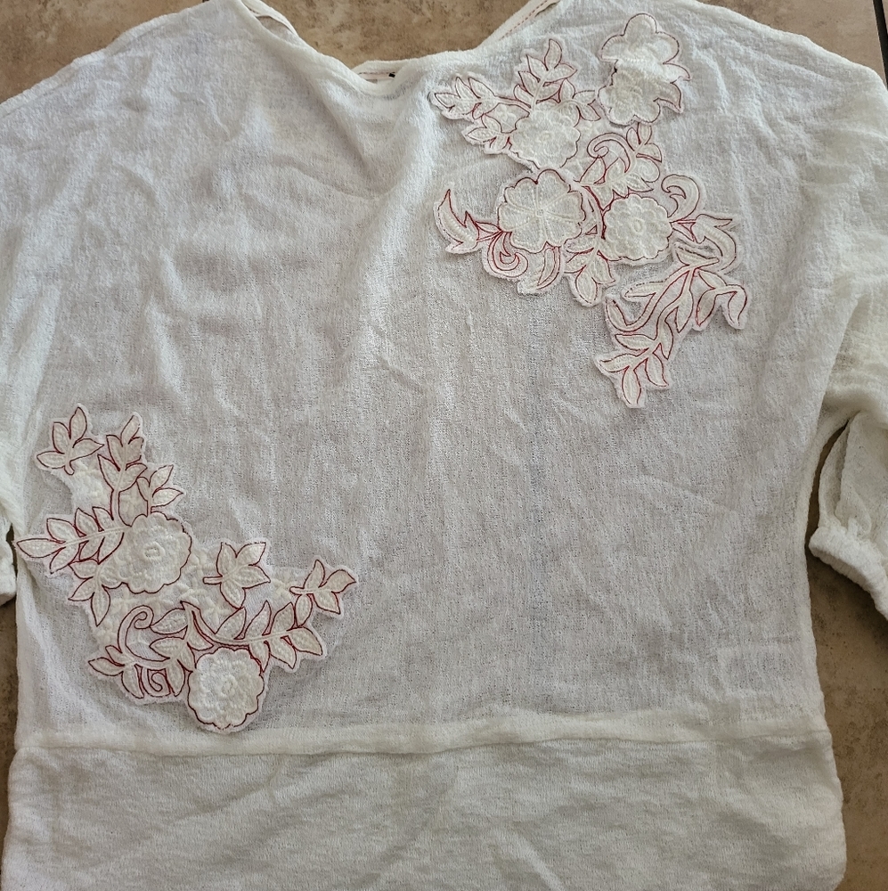 💲Akemi + Kin Large Wool Blend Top